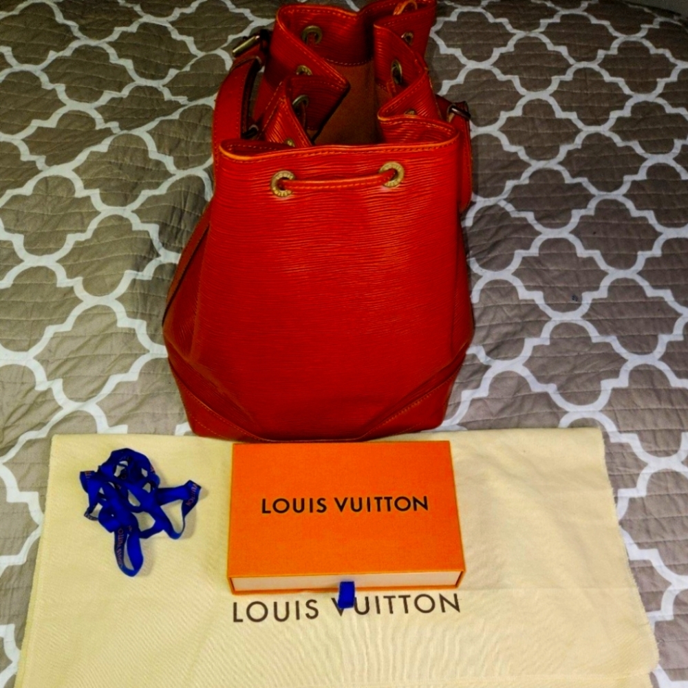 Louis Vuitton Noé Bucket & Drawstring